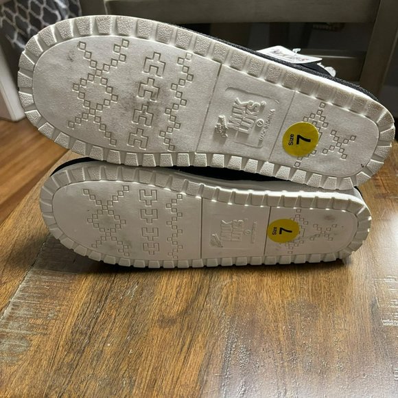 MUK LUKS Harleen Black Water Resistant Faux Sherpa Lined Winter Boots size 7 - Picture 7 of 7